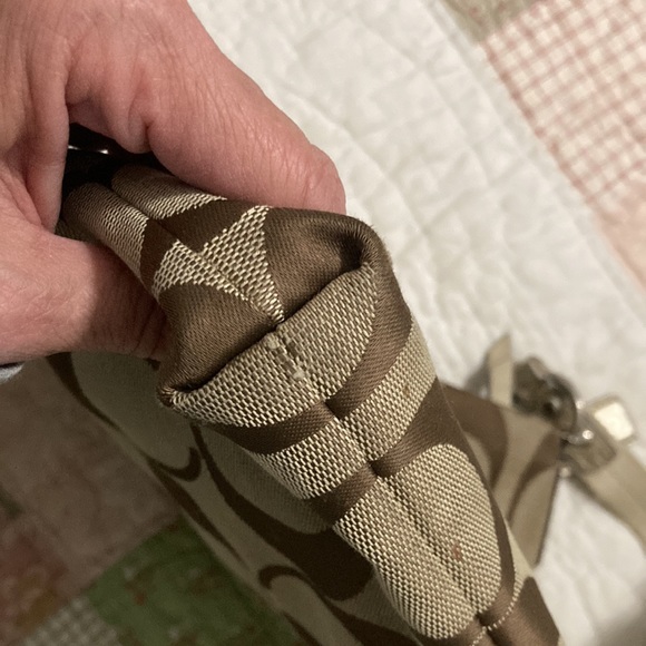 Coach Crossbody Handbag / Purse (K1076-F14869) - Picture 5 of 6